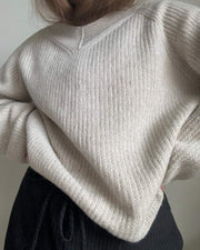 Chantal Sweater V - neck af Moreca Knit, No 2 garnpakke (uden opskrift)