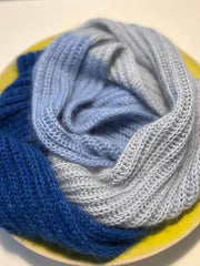 Easy Peasy Felicity Scarf fra Önling, No 4 + silk mohair strikkekit