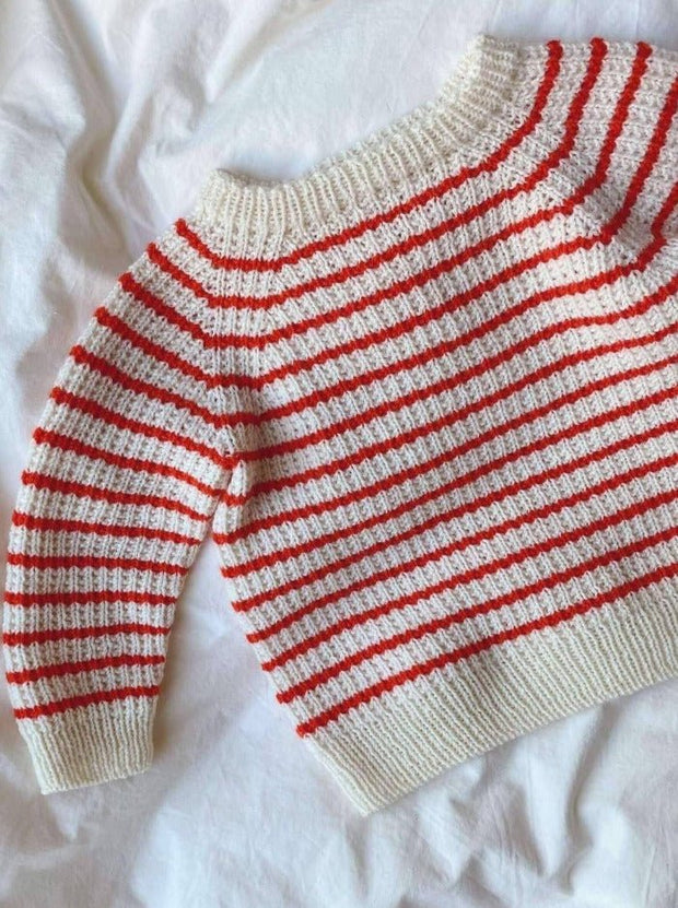 Friday Sweater til baby af PetiteKnit, strikkeopskrift Strikkeopskrift PetiteKnit