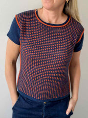 Mikko bluse af Hanne Falkenberg, No 21 strikkekit | Marine (411 / 15), Orange (410), Orange (410)