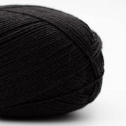 Önling no 18 - strømpegarn Garn Selected yarns Sort 17 (426)