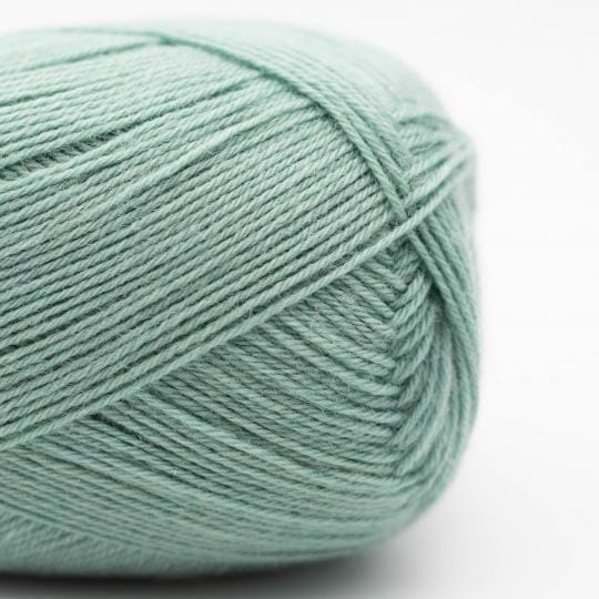 Önling no 18 - strømpegarn Garn Selected yarns Tegrøn 15 (416)