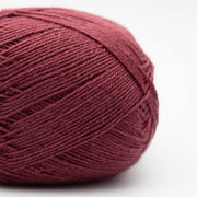 Önling no 18 - strømpegarn Garn Selected yarns Vinrød 12 (406)