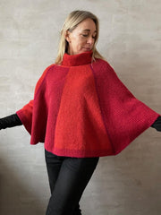 Pirouette poncho / kåbe af Hanne Falkenberg, strikkekit | 93 Tomatrød, 66 Mørk teglrød