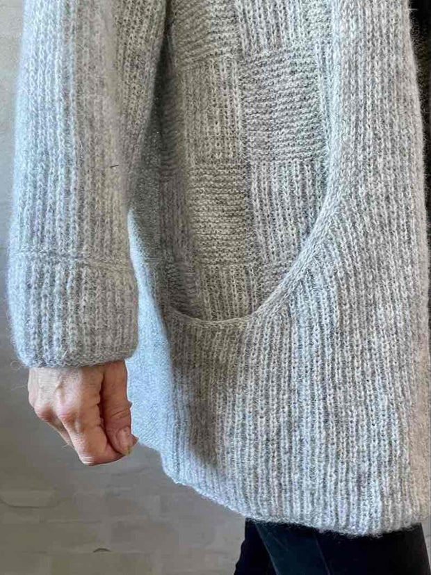 Pygmalion cardigan af Hanne Falkenberg, No 20 strikkekit (1 farve)