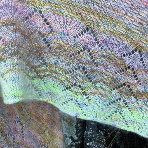 Skagen shawl with hand - dyed color change yarn, knitted in Hedgehog fibers and Isager Silk Mohair yarn, detail of lace pattern