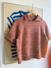 Stripe Overload Polo Tee af Spektakelstrik, No 14 garnpakke (uden opskrift) Strikkekit Spektakelstrik