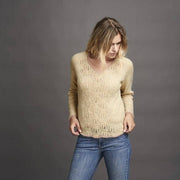 Limoncello light sweater with beautiful lace pattern at front and back, in a light yellow color with rose edges, made in Isager Highland Wool and Silk Mohair, the front